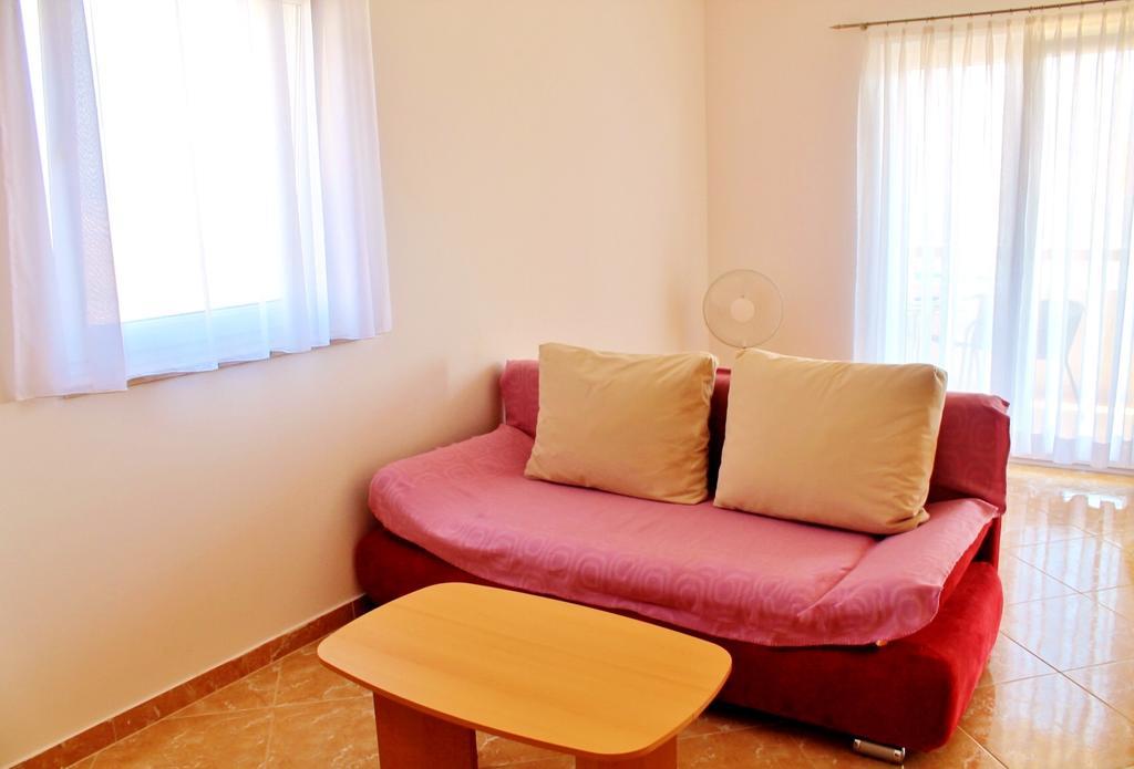Gubo Apartment Pag Town
